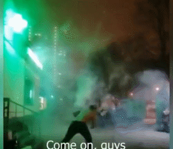 男子爆料跨年夜视频播放,揭秘狂欢背后的真实瞬间